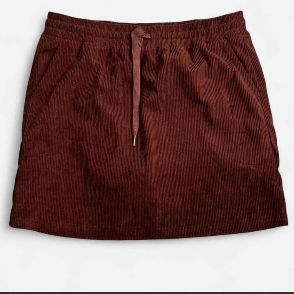 Casly Lamiit brownish red corduroy skort with drawstring waist, new with tags